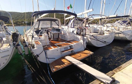 Sailboat BENETEAU OCEANIS 41.1 12.43m