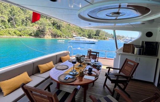 Motor yacht AYEM Gocek Yacht Rental 1400hp