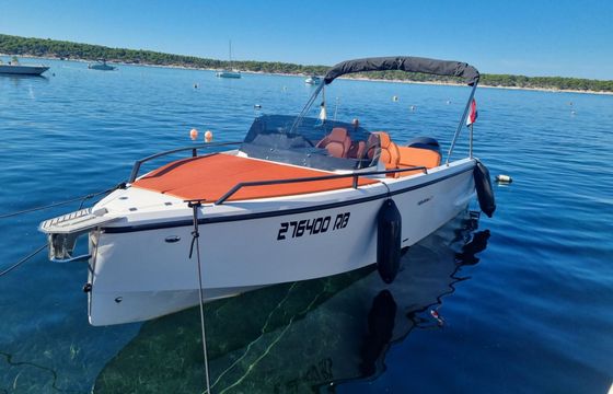 Motorboat PICULJAN SQUAMA 21 - SUNDECK 150hp