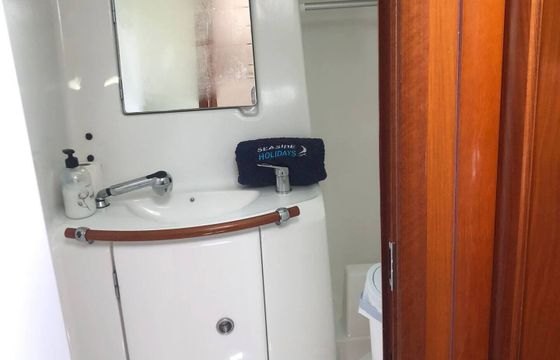 Sailboat Beneteau Oceanis Clipper 393 12m