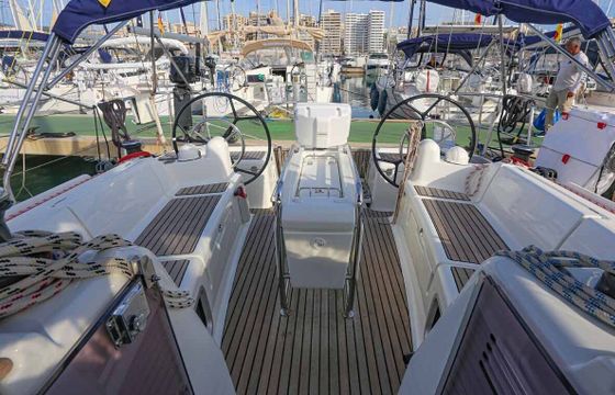 Sailboat Jeanneau Sun Odyssey 419 12m