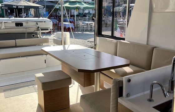 Catamaran Catana Group Bali 4.2 - 4 + 1 cab. 12m