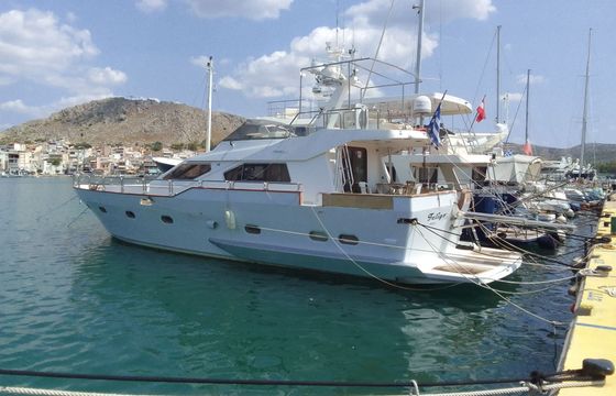 Motor yacht Ferretti Altura