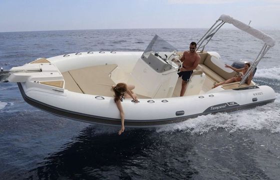 Motorboat Capelli Capelli Tempest 775 250hp