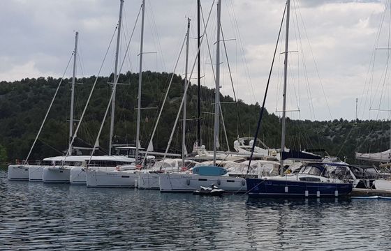 Sailboat BENETEAU OCEANIS 38 11.55m