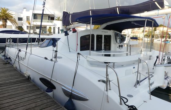 Catamaran Fountaine Pajot Lavezzi 40 11.9m