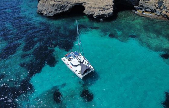 Catamaran Fountaine Pajot Lavezzi 40 11.9m