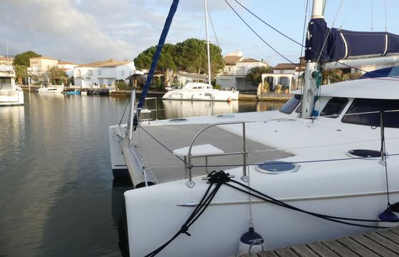 Catamaran Fountaine Pajot Lavezzi 40 11.9m