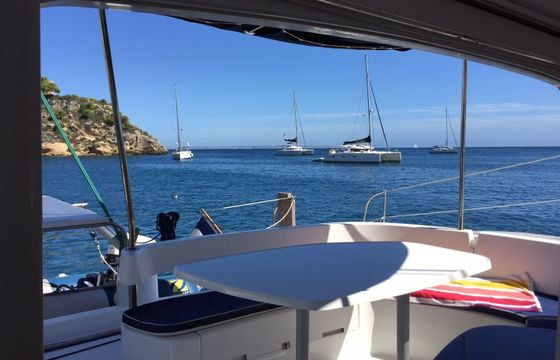 Catamaran Fountaine Pajot Lavezzi 40 11.9m