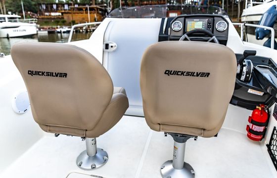 Motorboat Quicksilver Activ 555 Cabin 80hp