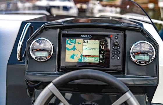 Motorboat Quicksilver Activ 555 Cabin 80hp