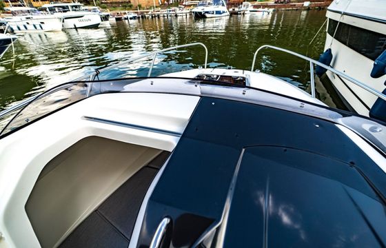 Motorboat Quicksilver Activ 555 Cabin 80hp
