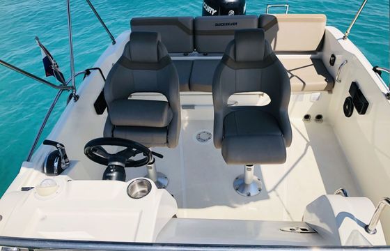 Motorboat Quicksilver quicksilver 675 Sundeck 150hp