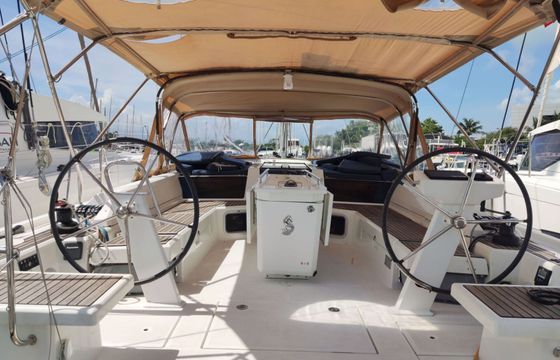 Sailboat BENETEAU OCEANIS 51.1 15.94m