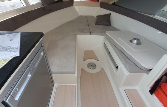 Motorboat Atlantic marine Sun Cruiser 690 225hp