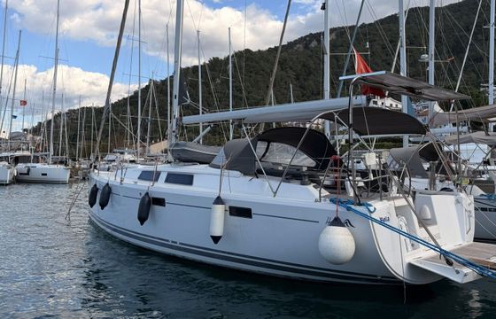 Sailboat Hanse Hanse 415 12.4m