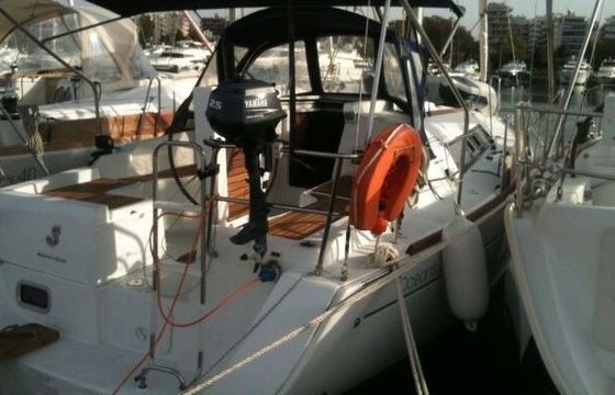 Sailboat Beneteau Oceanis 31 9.66m