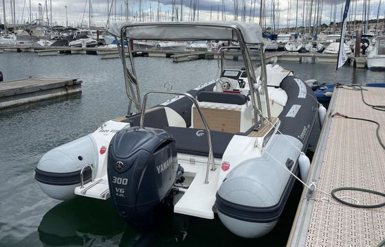 Motorboat Capelli Capelli Tempest 775 300hp