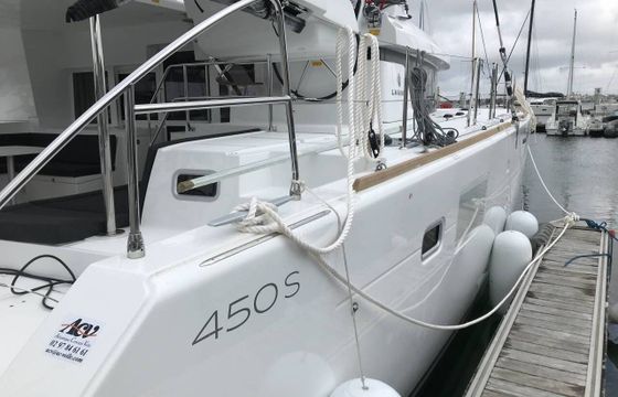 Catamaran LAGOON 450S  22 CLIM/GENE/DESSAL 13.96m