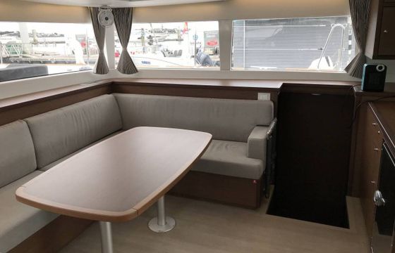 Catamaran LAGOON 450S  22 CLIM/GENE/DESSAL 13.96m