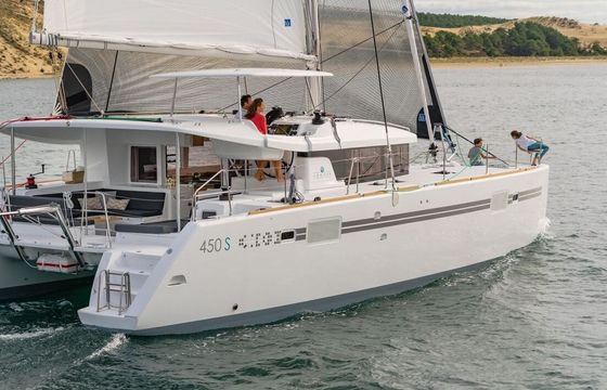 Catamaran LAGOON 450S  22 CLIM/GENE/DESSAL 13.96m