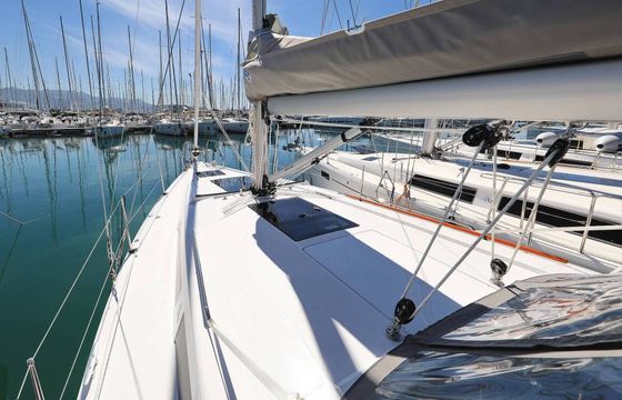 Sailboat HANSE 388 11.4m