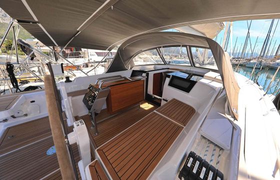 Sailboat HANSE 388 11.4m
