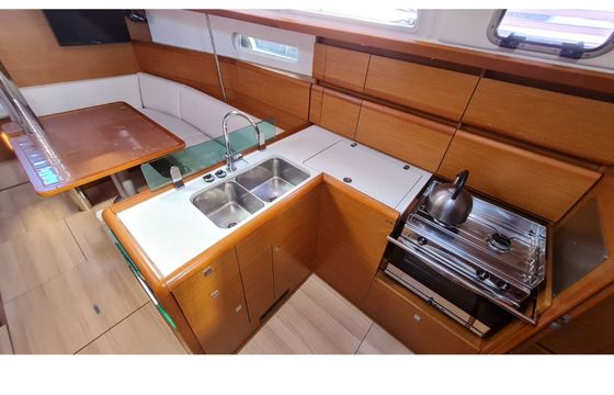 Sailboat Jeanneau Sun Odyssey 389 10m