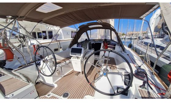 Sailboat Jeanneau Sun Odyssey 389 10m