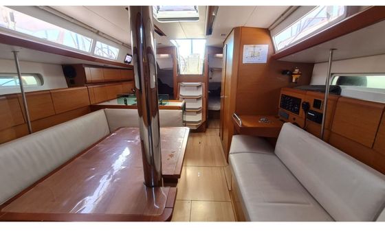 Sailboat Jeanneau Sun Odyssey 389 10m