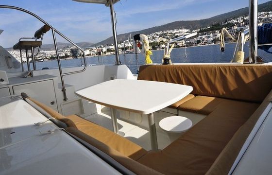 Catamaran LAGOON 421 12.61m