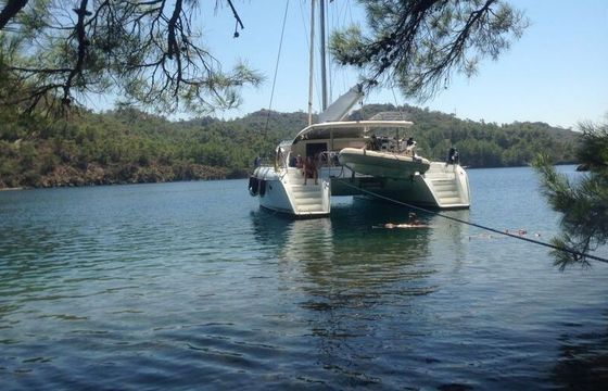 Catamaran LAGOON 421 12.61m