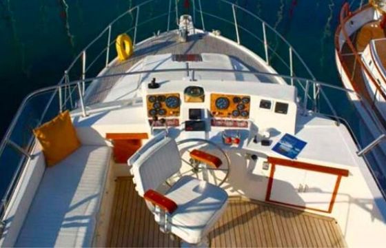 Motorboat Yaretti Yaretti 1570 Heck 425hp