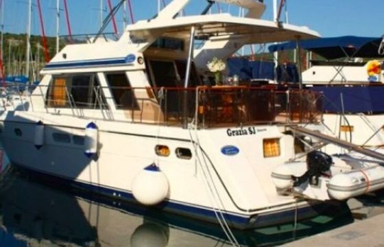 Motorboat Yaretti Yaretti 1570 Heck 425hp