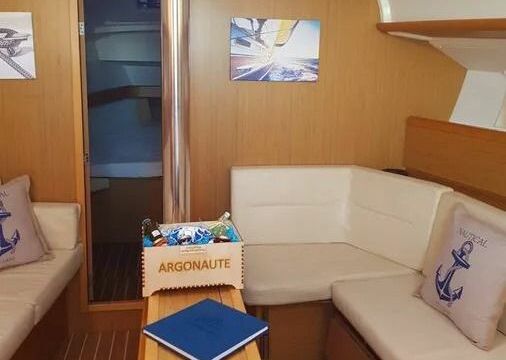 Sailboat Jeanneau Sun Odyssey 42i Performance 12.85m