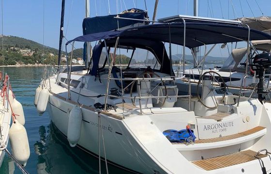 Sailboat Jeanneau Sun Odyssey 42i Performance 12.85m