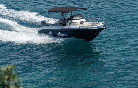 Motorboat Ranieri Shadow 22 200hp