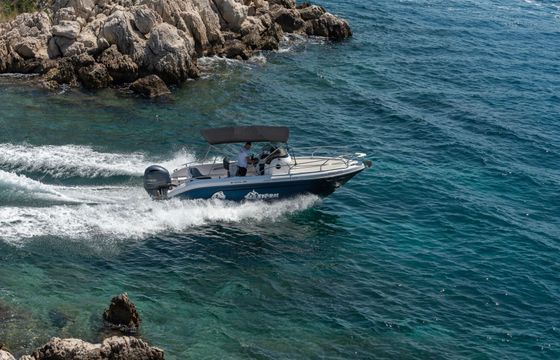 Motorboat Ranieri Shadow 22 200hp