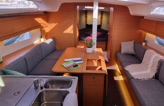 Sailboat DUFOUR 37 VASCO 10m