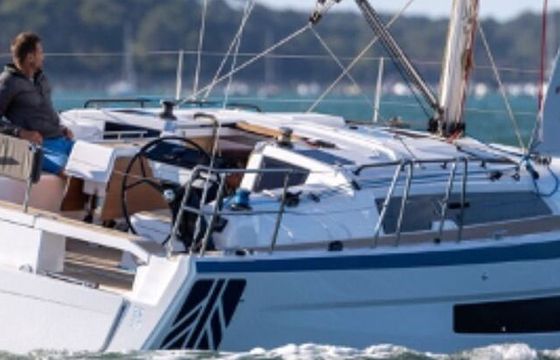 Sailboat DUFOUR 37 VASCO 10m