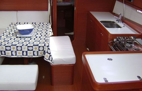 Sailboat DUFOUR 405 12.17m