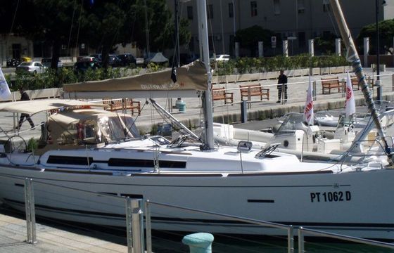 Sailboat DUFOUR 405 12.17m