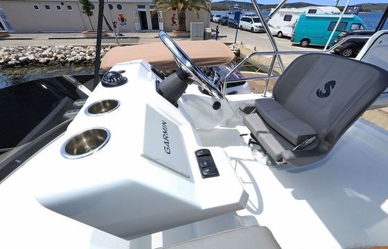 Motorboat Beneteau Antares 11 Fly OB 600hp