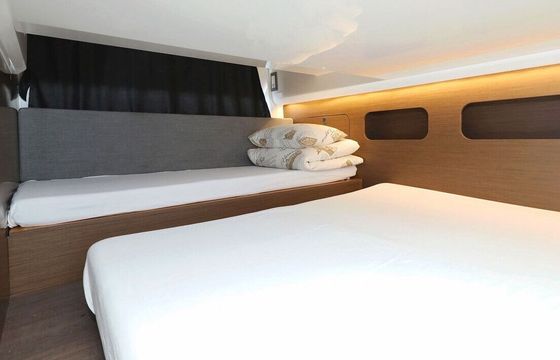 Motorboat Beneteau Antares 11 Fly OB 600hp