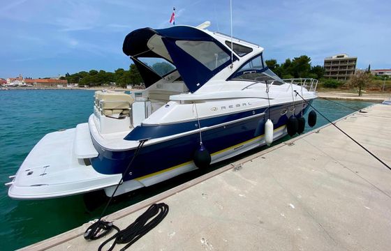 Motorboat Regal 44.6 comodore 2hp