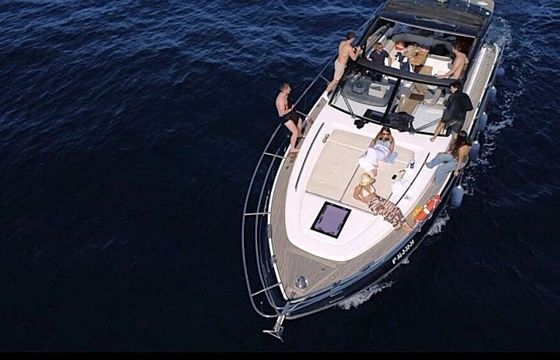 Motorboat Princess V48 870hp