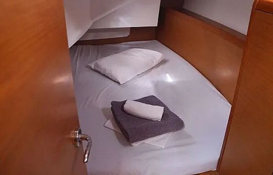 Sailboat JEANNEAU SUN ODYSSEY 349 10.34m