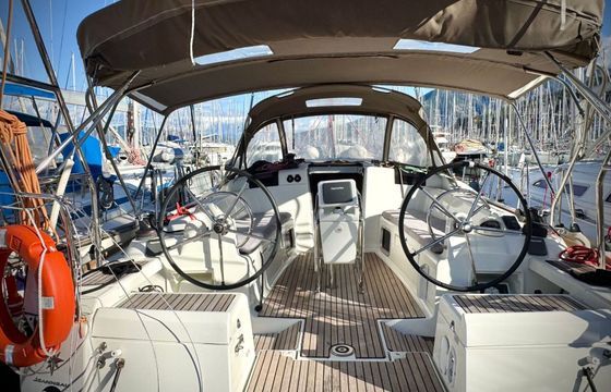 Sailboat Jeanneau Sun Odyssey 419 12.76m