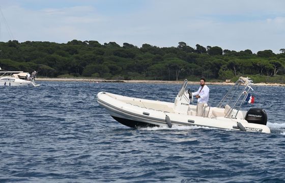 Motorboat Valiant V 630 Classic 150hp