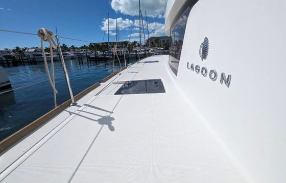 Catamaran LAGOON 52 F 15.84m
